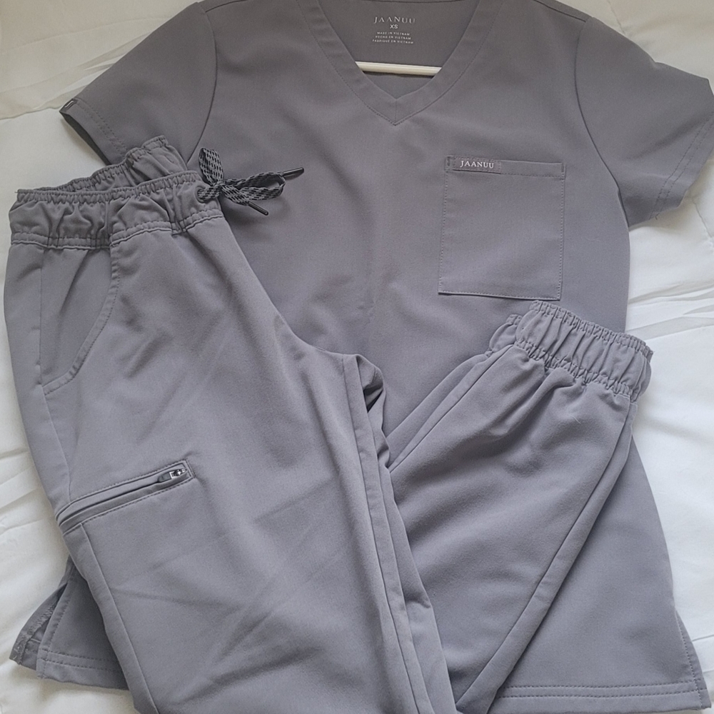 Jaanuu Gray XS set